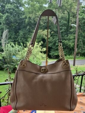 COACH 🌟 TURNLOCK EDIE ('17) Cream Pebbled Leather Shoulder Bag 🥰 (36855) EUC